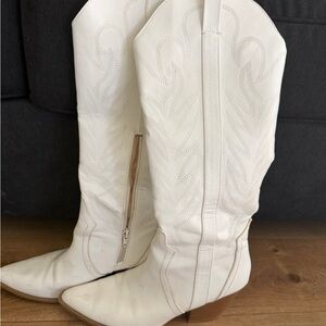 White Western-Style Women's Boots